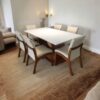 Mesa Emirados Amêndoa com tampo off White 180x 100 + 06 cadeiras Milano amêndoa linho banco
