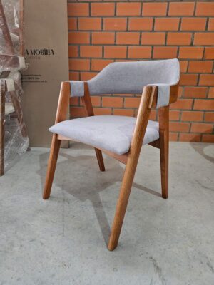 Cadeira Safira Amêndoa com Estofado em Boucle Cinza 1020-05