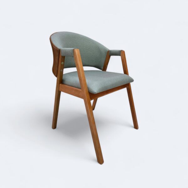 Cadeira London Amêndoa com Estofado em Linho Verde com Courissimo Caramelo