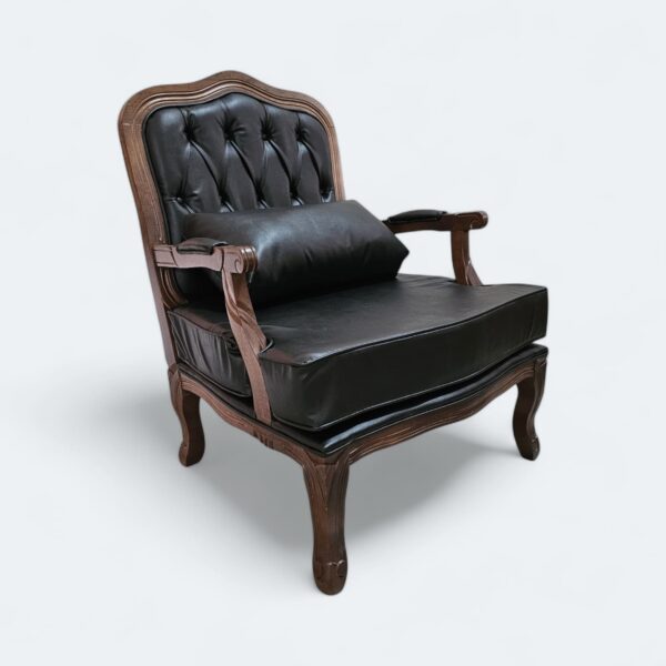 Poltrona King Pinhão com Estofado em Courissimo Preto
