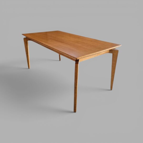 Conjunto Paluzzo Amêndoa 180×90 com 06 Cadeiras Milano Amêndoa com Estofado em Linho Branco