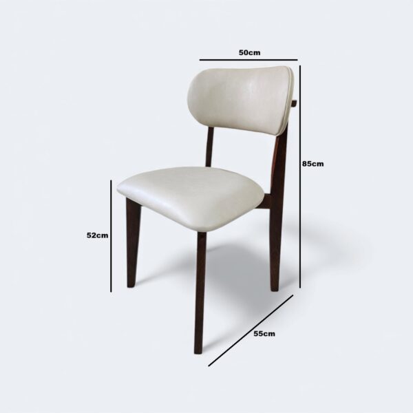 Conjunto Serena Pinhão 200x100 cm + 06 Cadeira Serena Pinhão Palha com Estofado em Facto branco