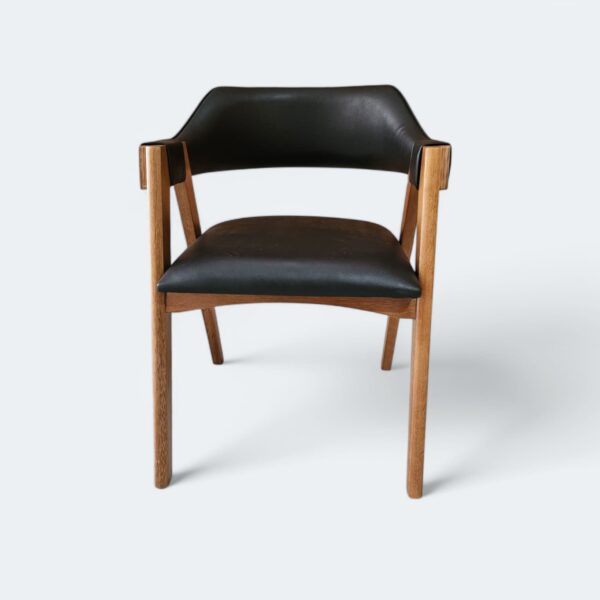 Conjunto Oval Provença 200×100 com 06 Cadeiras Safira Courissimo Preto