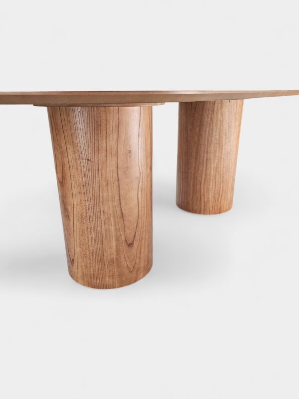 Conjunto Treviso Amendoa 200x100  + 06 Cadeira Safira Amêndoa com Estofado em Courissimo Bege