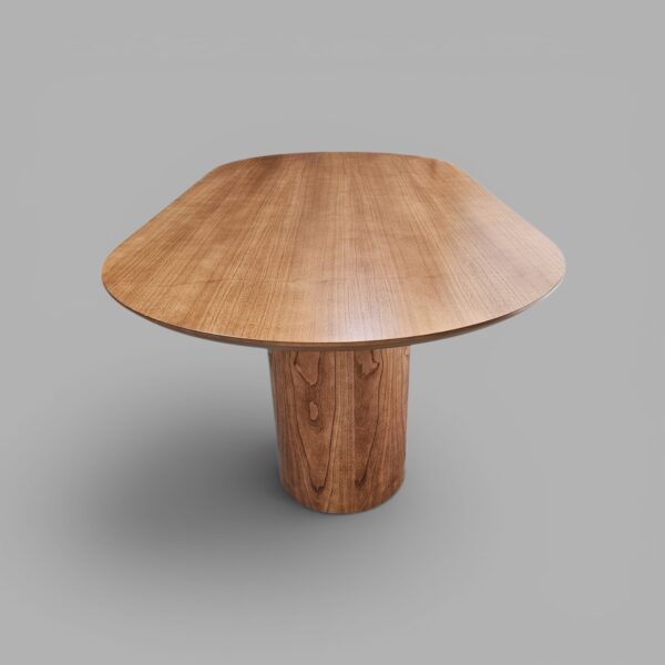 Conjunto Treviso Amendoa 260×130 + 08 Cadeira Safira Amêndoa com estofado em Courissimo Cinza 9302
