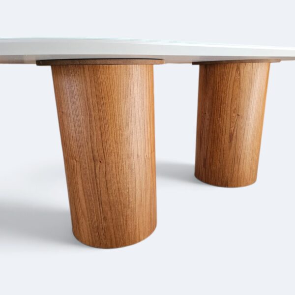 Mesa Treviso com Base Amêndoa e Tampo Branco com vidro Branco 200 x 100