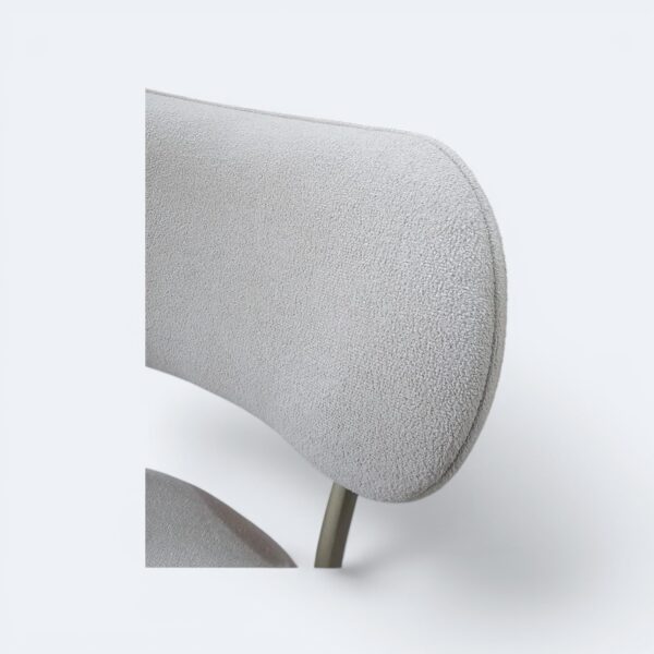 Banqueta Serena em Metal Champagne com Estofado em Boucle Bege