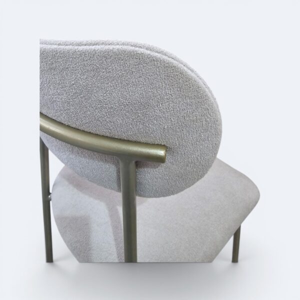 Banqueta Serena em Metal Champagne com Estofado em Boucle Bege