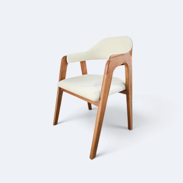 Cadeira Sorrento em Madeira Maciça Amêndoa Linho Off White Art. 1090/01